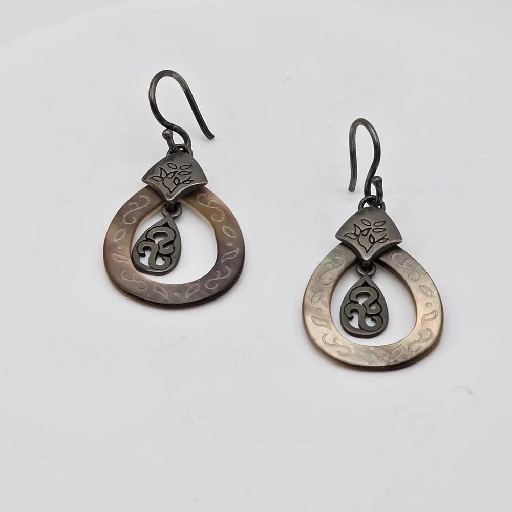SILPADA Abolone Shell Earrings 925 Sterling Silver Etched‎ Teardrop Dangle Drop